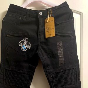 Jeans pants design by hand (brand new)
Sewing patches 🔥